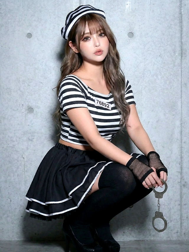 手錠付きボ―ダ―Tシャツ＆チュールフレアスカートセットアッププリズナーガール