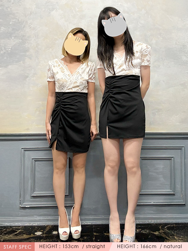 チェック柄ツイード×パールボタンキャミソールノースリーブ台形フレアミニドレススタッフ着用画像