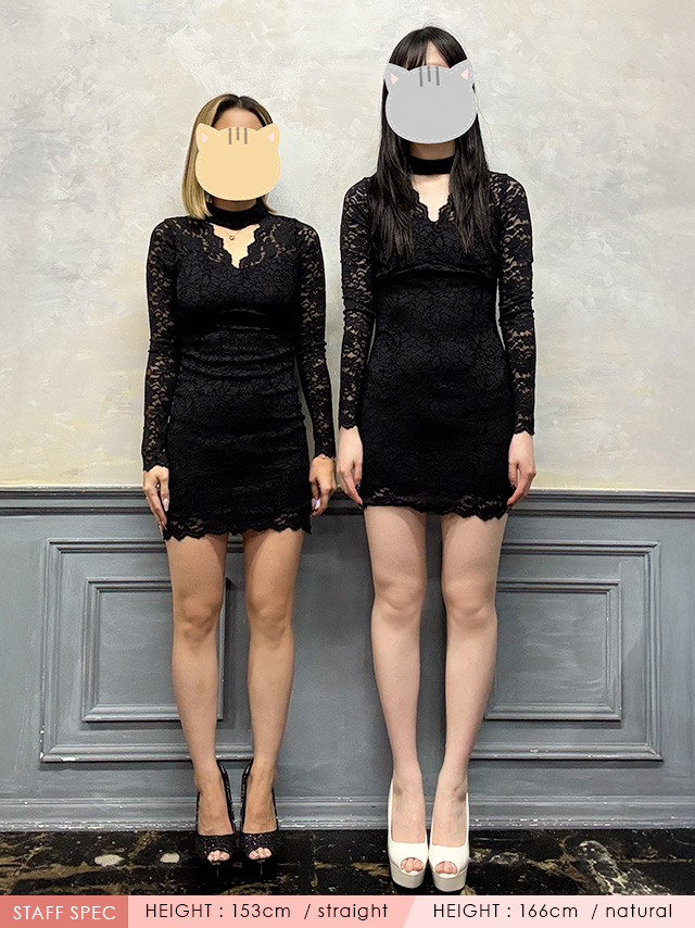 チェック柄ツイード×パールボタンキャミソールノースリーブ台形フレアミニドレススタッフ着用画像