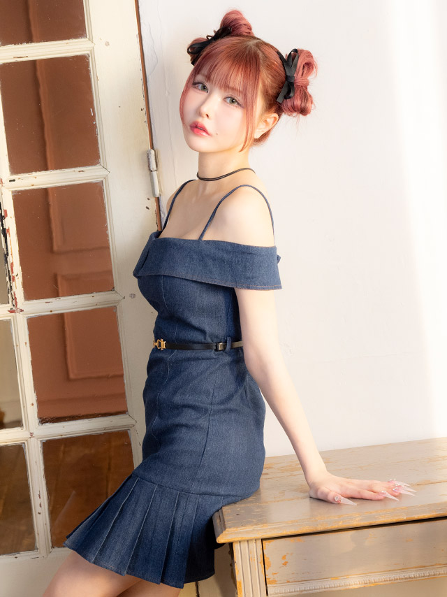 ワンピースAラインミニドレス肩出し二の腕カバーウエストベルト付きプリーツデニム同伴キャバドレス