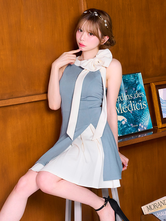 ミニドレス アメリカンスリーブ ハイネック ネックリボン ワンピース ストレッチ Aライン バイカラー プリーツ 同伴 胸元カバー XL 黒 キャバドレス の座り画像2枚目