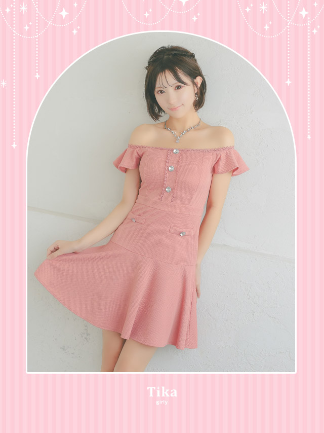 刺繍縁取りビジューボタンオフショルダーフリル袖ワンカラーフレアミニドレスの商品画像3枚目