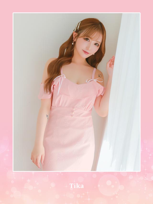 胸元フリルリボンブローチ付き肩あきウエストパールタイトミニドレスの商品画像3枚目
