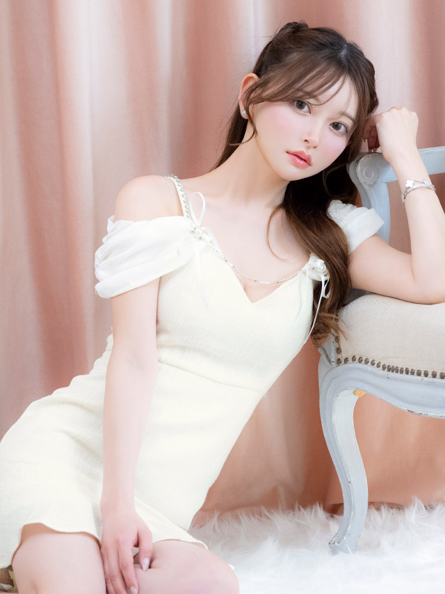 ミニドレスタイト肩あき谷間リボンビジューチャーム付きツイード裾フリルアイボリーXLXXLキャバドレスの商品画像4枚目