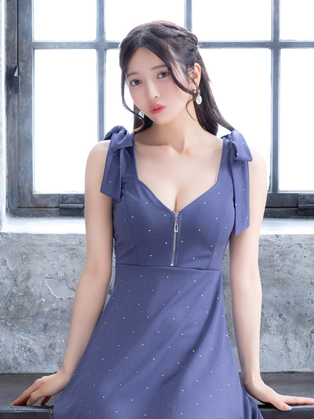 ミニドレス Aライン ノースリーブ ショルダーリボン ジップ ビジュー 谷間 ストレッチ ブルー XL キャバドレス の立ち姿イメージ画像1枚目