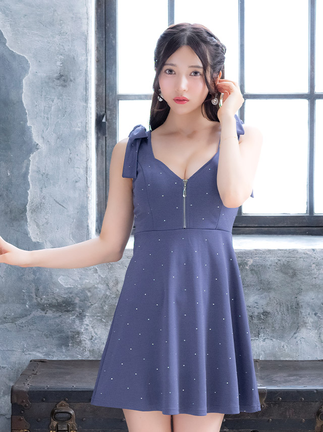 ミニドレス Aライン ノースリーブ ショルダーリボン ジップ ビジュー 谷間 ストレッチ ブルー XL キャバドレス の立ち姿イメージ画像4枚目