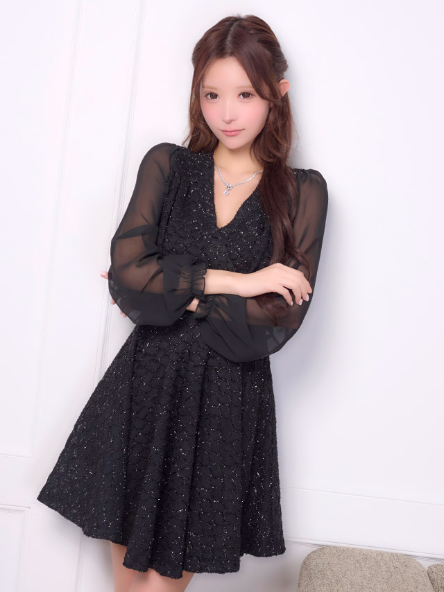 膝丈ドレス Aライン 長袖 ツイード ラメ ワンピース Vネック 大人 上品 二の腕カバー 下着のまま お呼ばれ 高身長 黒 キャバドレス の立ち姿イメージ画像2枚目
