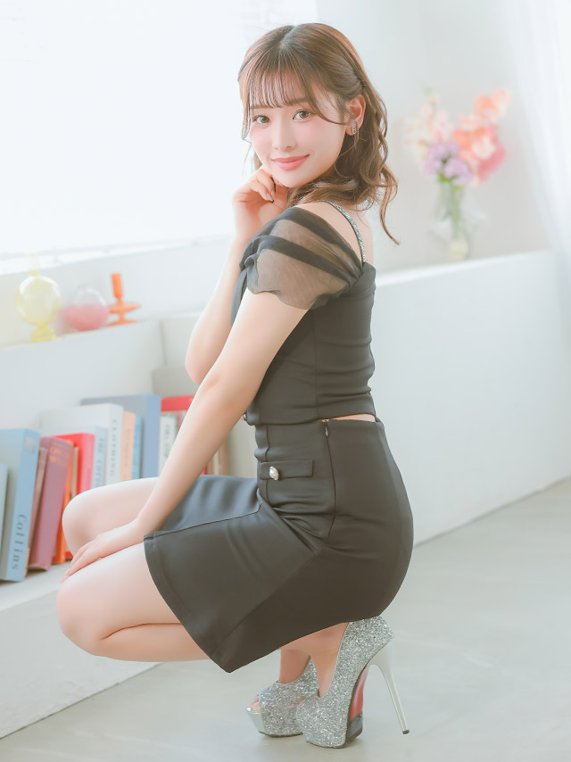 シアーラメショルダーパールボタンセットアップストレッチ肩あきフレアミニドレスの商品画像2枚目