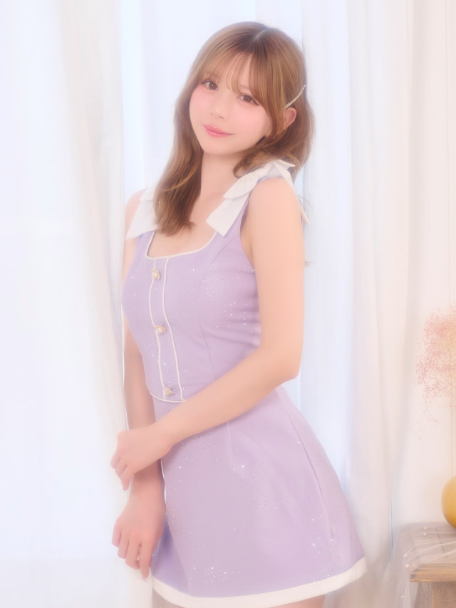 ミニドレス タイト セットアップ ノースリーブ ショルダーリボン ビジューシャワー キラキラ パールボタン パイピング 下着のまま ラベンダー 大きいサイズ XL XXL キャバドレス の立ち姿イメージ画像1枚目