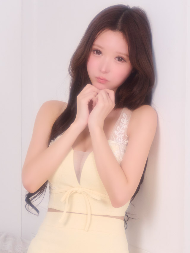 ミニドレス セットアップ ノースリーブ 立体フラワー 刺繍 リボン 谷間 シアー ストレッチ タイト パステル イエロー XL キャバドレス の立ち姿イメージ画像1枚目