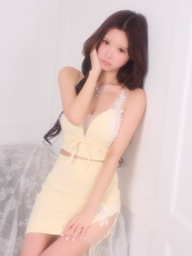 ミニドレス セットアップ ノースリーブ 立体フラワー 刺繍 リボン 谷間 シアー ストレッチ タイト パステル イエロー XL キャバドレス の座り画像3枚目