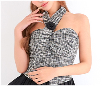 ミニドレス プチプラ 新人 セットアップ ツイード フレア 韓国ドレス ベアトップ 低身長 胸元隠し ペア 水色 黒 キャバドレスモデル画像2枚目