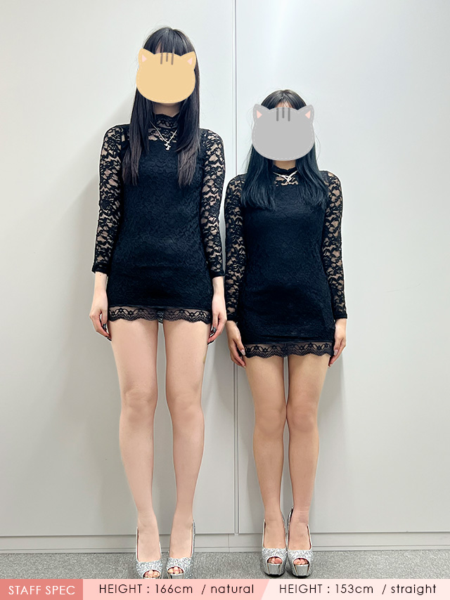 チェック柄ツイード×パールボタンキャミソールノースリーブ台形フレアミニドレススタッフ着用画像